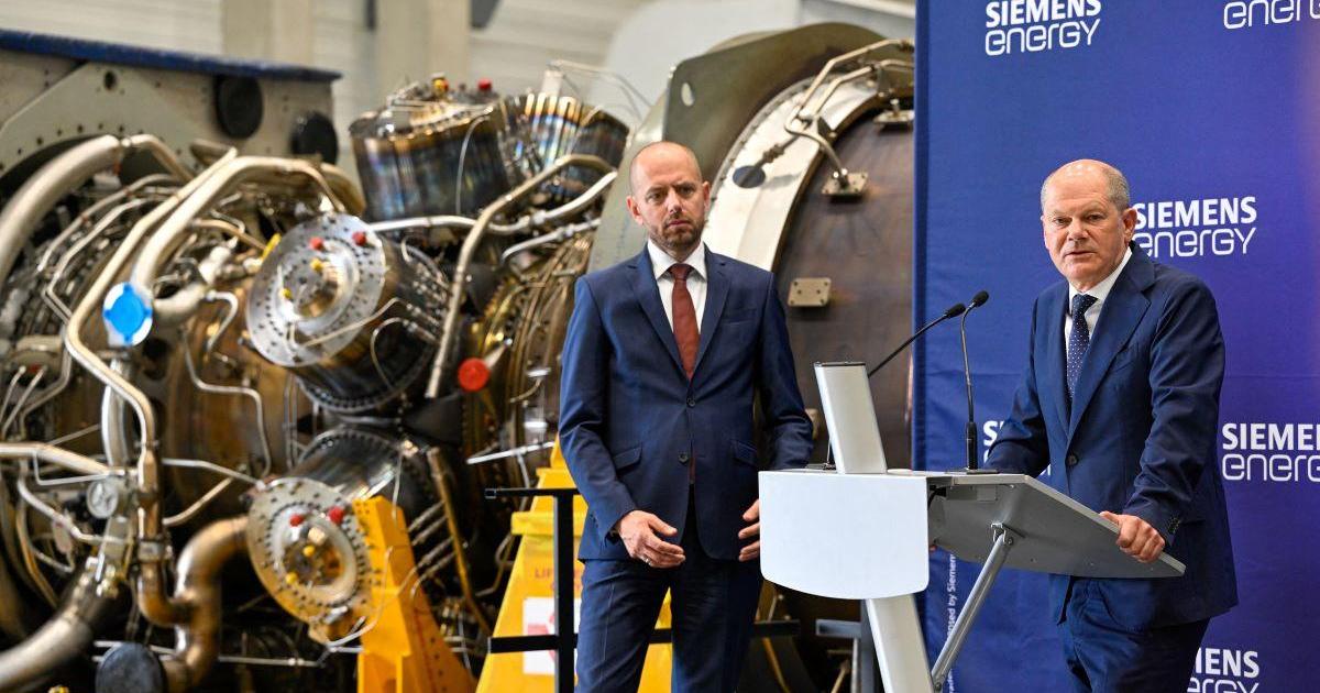 Siemens posts loss as energy spin-off struggles